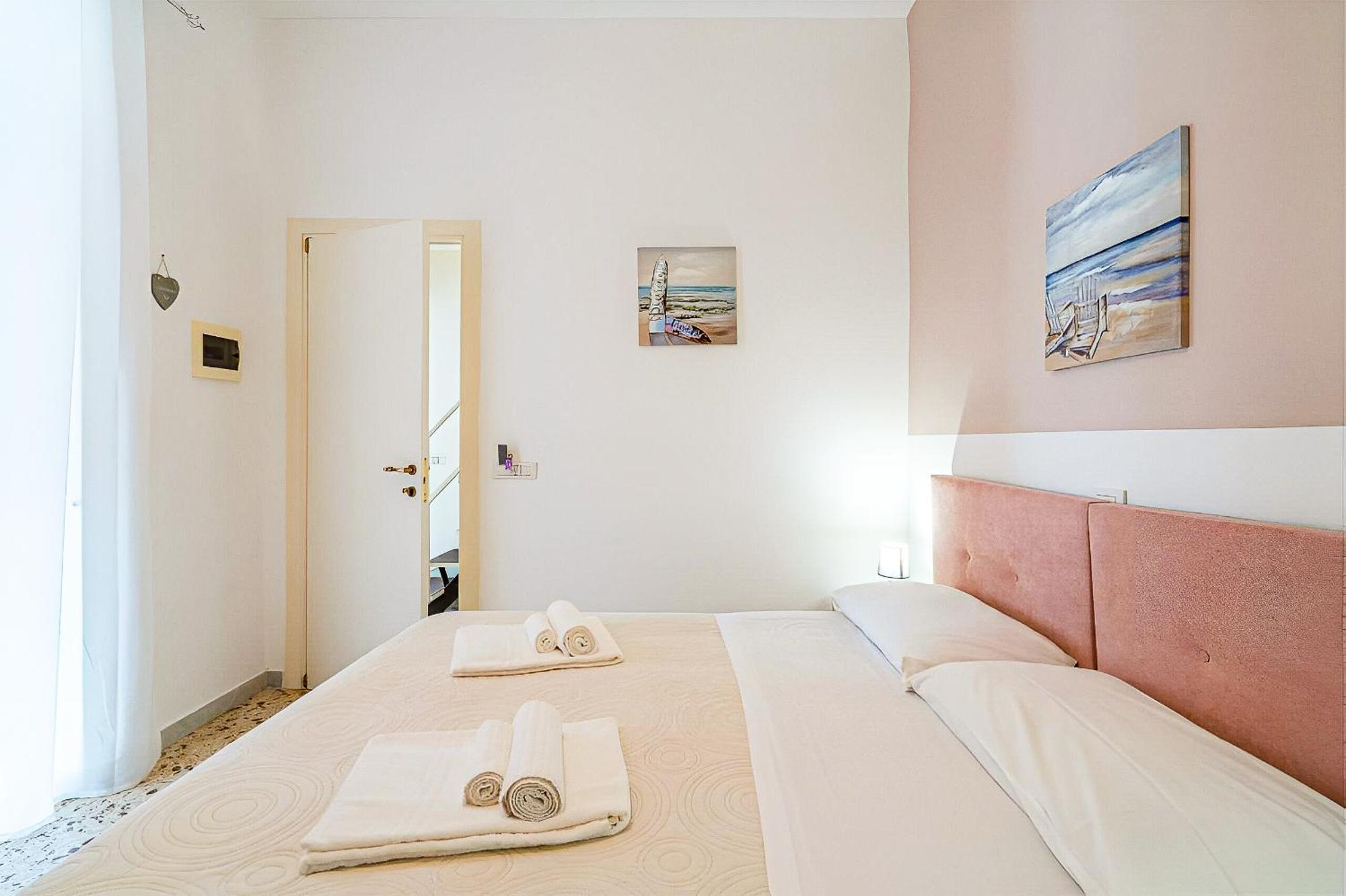 Hotiday Room Collection - Ortigia Opera Сиракуза Екстериор снимка